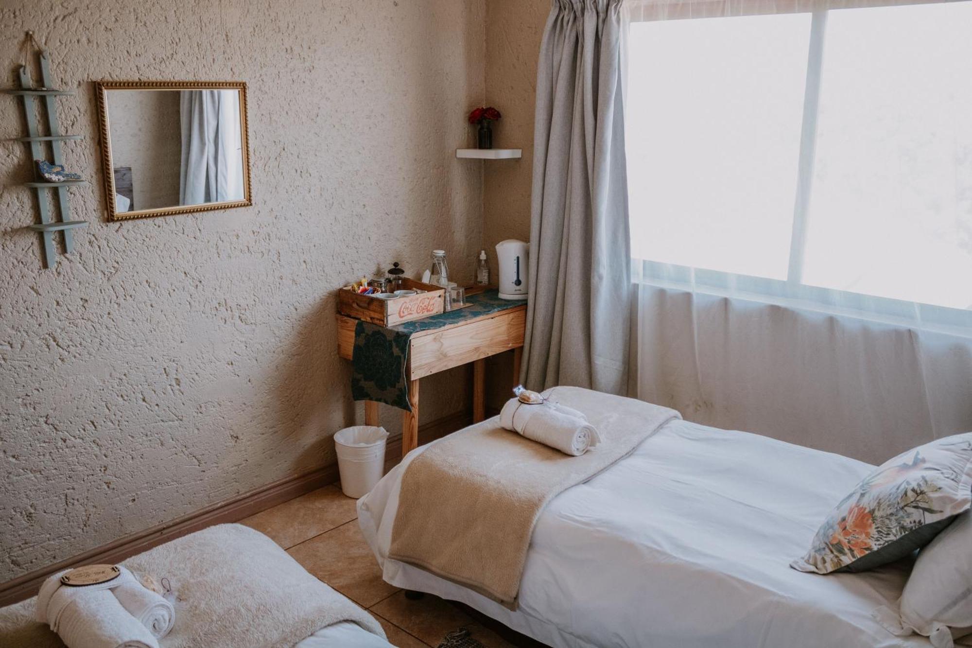 White Linen Guesthouse Tierpoort Екстериор снимка