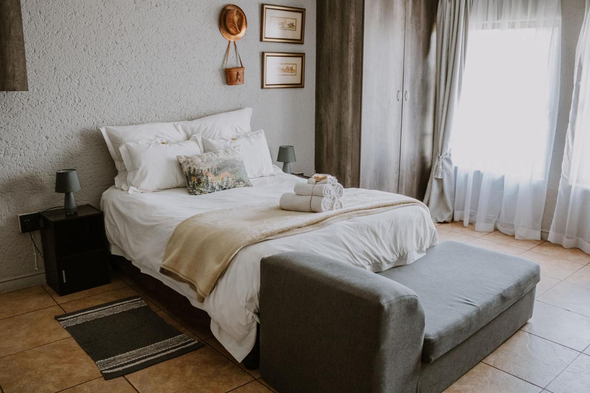 White Linen Guesthouse Tierpoort Екстериор снимка